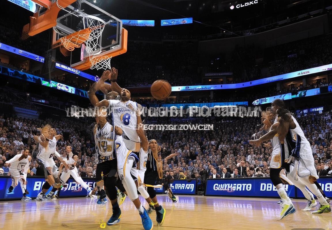 2017NBA常规赛勇士对魔术巅峰对决回顾：火花四溅的经典之战(图2)