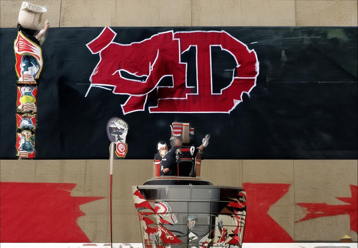 PSG与伊斯巅峰对决：赛前预热与历史回顾(图1)